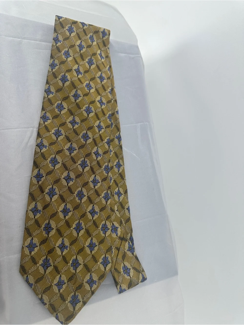 Robert Talbott limited edition for neiman marcus gold&blue floral motif silk tie